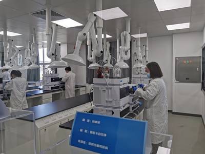 聚焦棗莊市&ldquo;工業(yè)強(qiáng)市、產(chǎn)業(yè)興市&rdquo;項(xiàng)目建設(shè)現(xiàn)場(chǎng)推進(jìn)會(huì)|嶧城區(qū)博瑞呼吸用原料藥投產(chǎn)后全面替代歐美同類產(chǎn)品